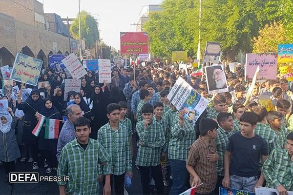 اعلام انزجار دانش آموزان دزفولی از استکبار جهانی اعلام انزجار دانش آموزان دزفولی از استکبار جهانی