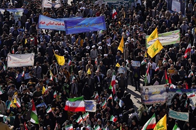 تصاویر/ برگزاری مراسم راهپیمایی ۱۳ آبان در همدان