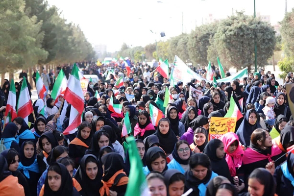 تصاویر/ راهپیمایی باشکوه یوم‌الله 13 آبان در شهر جدید مهستان