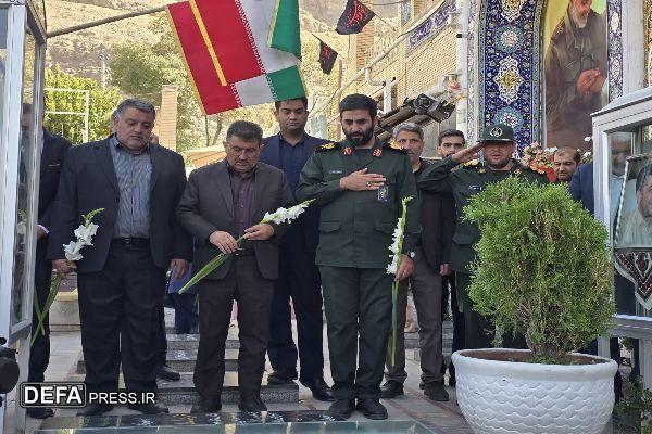 حضور سردار «حسن‌پور» در گلزار شهدای کرمان هم‌زمان با آغاز اجلاسیه شهدای اصناف+تصاویر