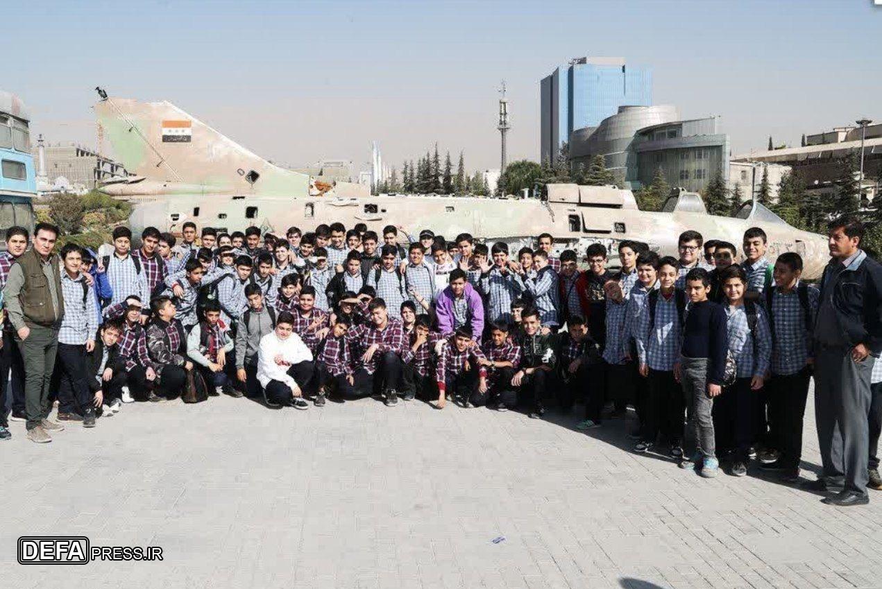 ویژهبرنامههای موزه ملی انقلاب اسلامی و دفاع مقدس به مناسبت روز دانشآموز ویژهبرنامههای موزه ملی انقلاب اسلامی و دفاع مقدس به مناسبت روز دانشآموز