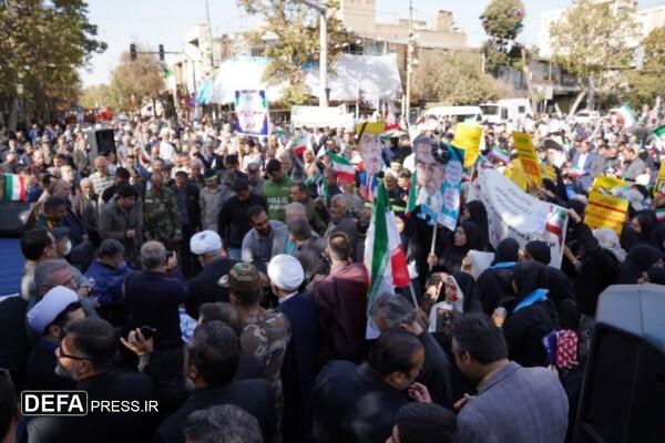 حضور نسل جوان در ۱۳ آبان یعنی «روح مقاومت در ایران زنده است» حضور نسل جوان در ۱۳ آبان یعنی «روح مقاومت در ایران زنده است»
