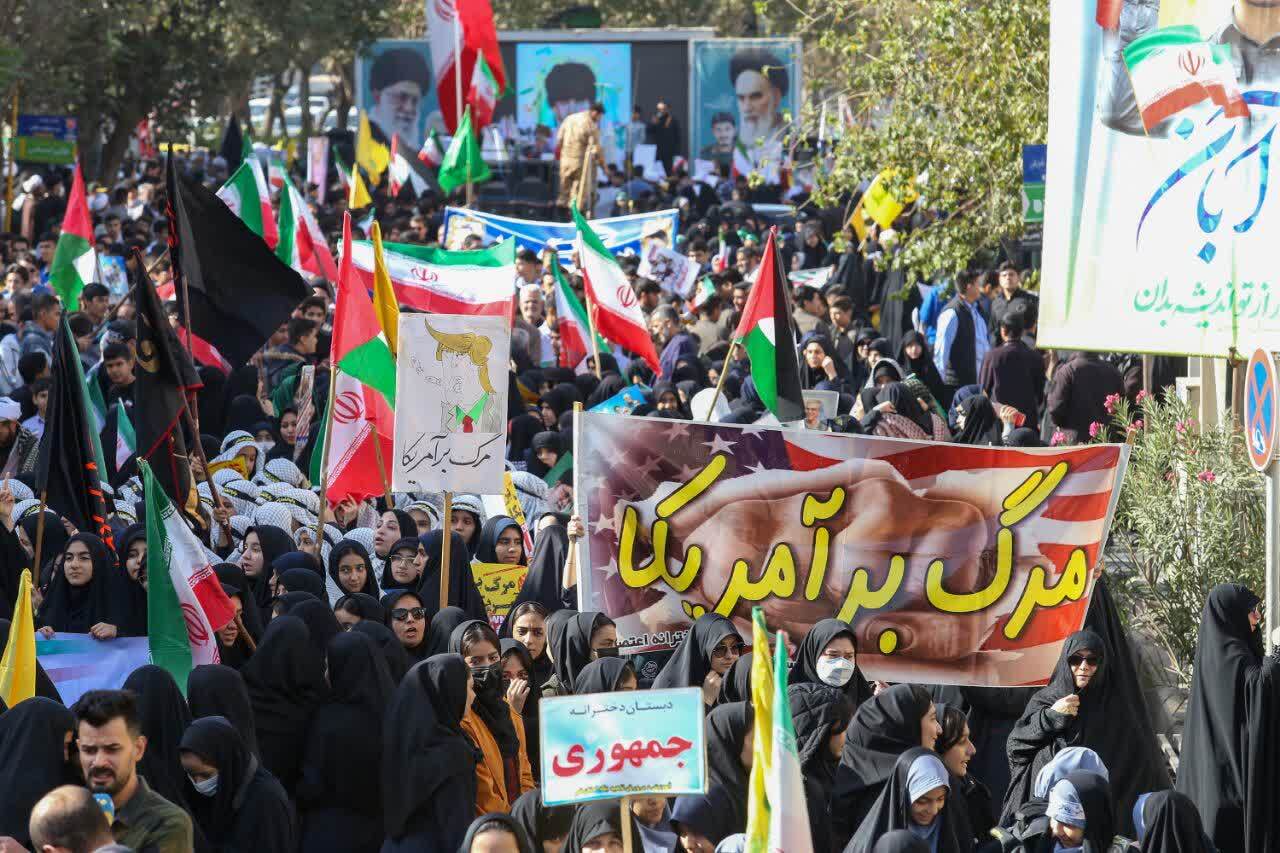 تصاویر/ راهپیمایی حماسی مردم قم در یوم الله ۱۳ آبان