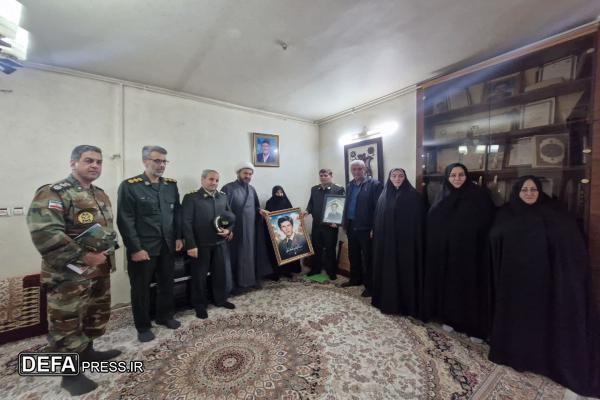 دیدار مسئولان ایثارگران نیروهای مسلح خراسان شمالی با خانواده شهید جان‌محمد عمیق و سردار شهید حمیدرضا نیستانی در بجنورد
