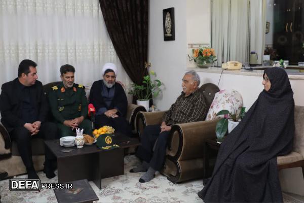 دیدار با خانواده شهید دانش آموز خراسان‌شمالی در قالب رزمایش رهروان راه شهدا