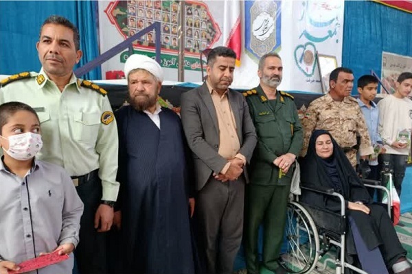 تجلیل از فرزندان شهدای انتظامی جیرفت به مناسبت ۱۳ آبان