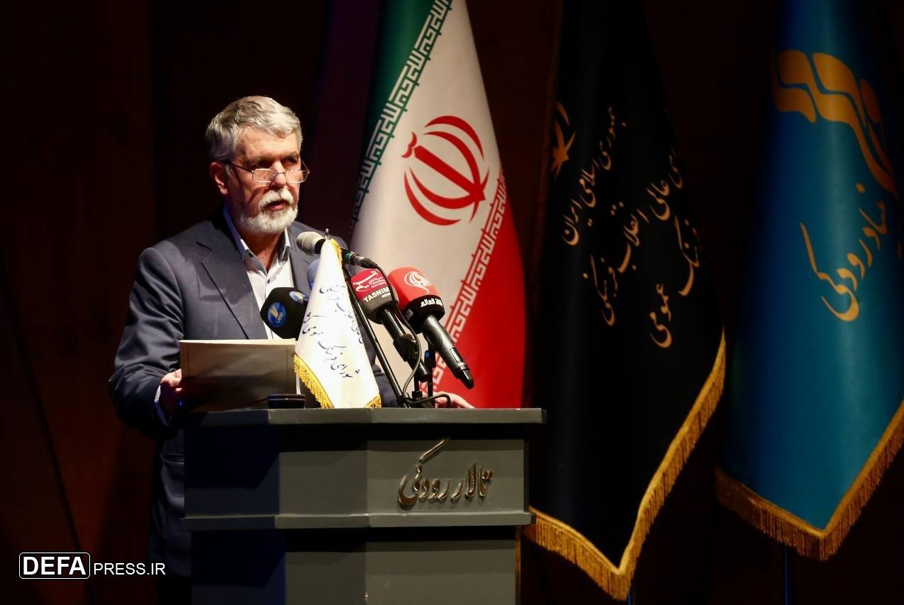 صالحی: ۸۲/۵ درصد قومیتهای کشورمان به ایرانی بودنشان افتخار میکنند صالحی: ۸۲/۵ درصد قومیتهای کشورمان به ایرانی بودنشان افتخار میکنند