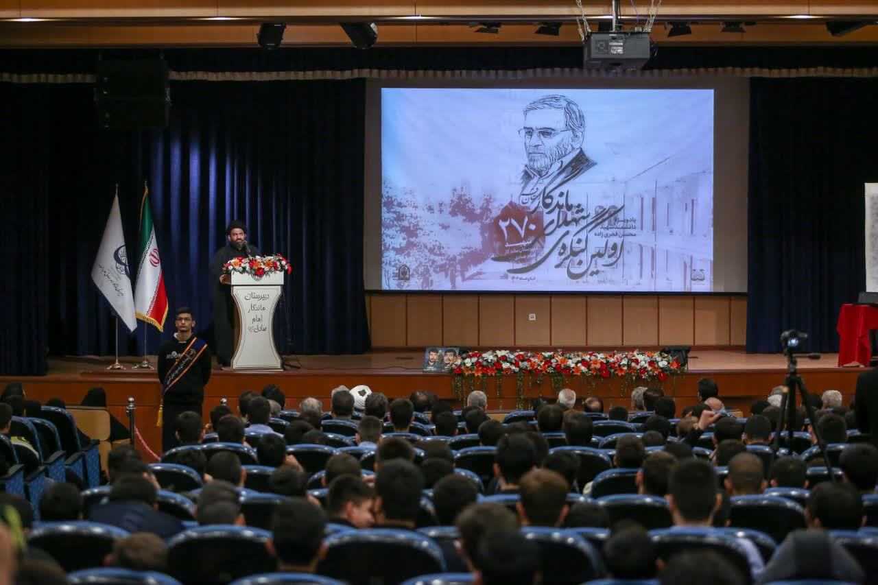 فراوانی شهدای دانش آموز از جلوه‌های ممتاز دوران دفاع مقدس است