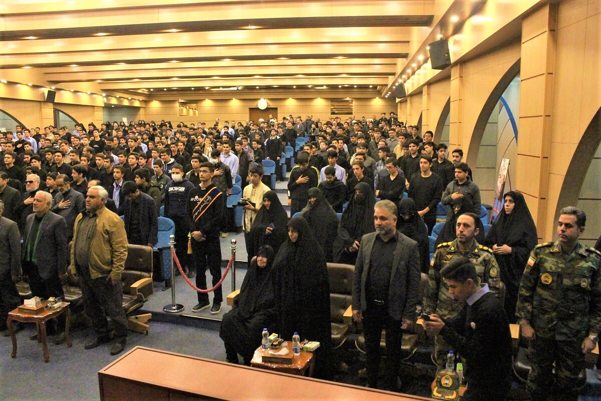 تصاویر/ جلوه‌هایی از نخستین کنگره ۲۷۰ دانش آموز شهید دبیرستان ماندگار امام صادق (ع)