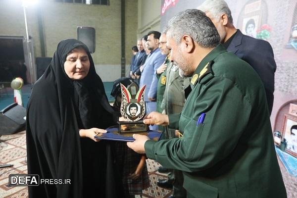 مقابله با جنگ نرم دشمن؛ با نهادینه کردن فرهنگ ایثار و مقامت در قلب مدارس یزد مقابله با جنگ نرم دشمن؛ با نهادینه کردن فرهنگ ایثار و مقامت در قلب مدارس یزد