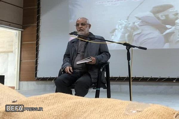 نقش بیبدیل ارتباطات در پیروزیهای دفاع مقدس؛ بیسیمچیها، قهرمانان گمنام جبههها نقش بیبدیل ارتباطات در پیروزیهای دفاع مقدس؛ بیسیمچیها، قهرمانان گمنام جبههها