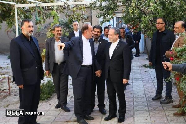 دیدار وزیر امور خارجه با خانواده شهیدان حاجیبابایی در همدان + تصاویر دیدار وزیر امور خارجه با خانواده شهیدان حاجیبابایی در همدان + تصاویر