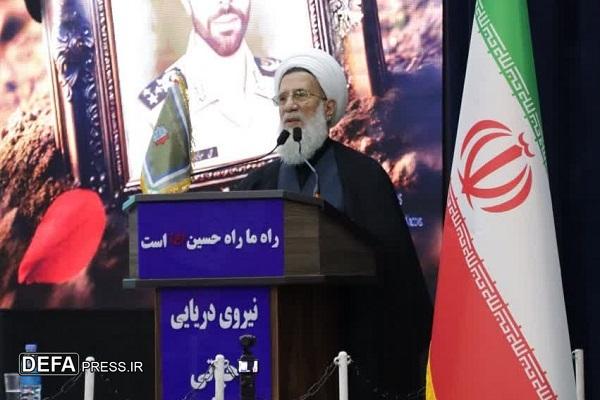 راز عظمت حضرت زهرا (س) ایستادگی در سمت درست تاریخ بود راز عظمت حضرت زهرا (س) ایستادگی در سمت درست تاریخ بود