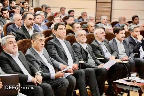 فعالان اقتصادی کردستان خواسته‌های خود را با رییس جمهور عنوان کردند