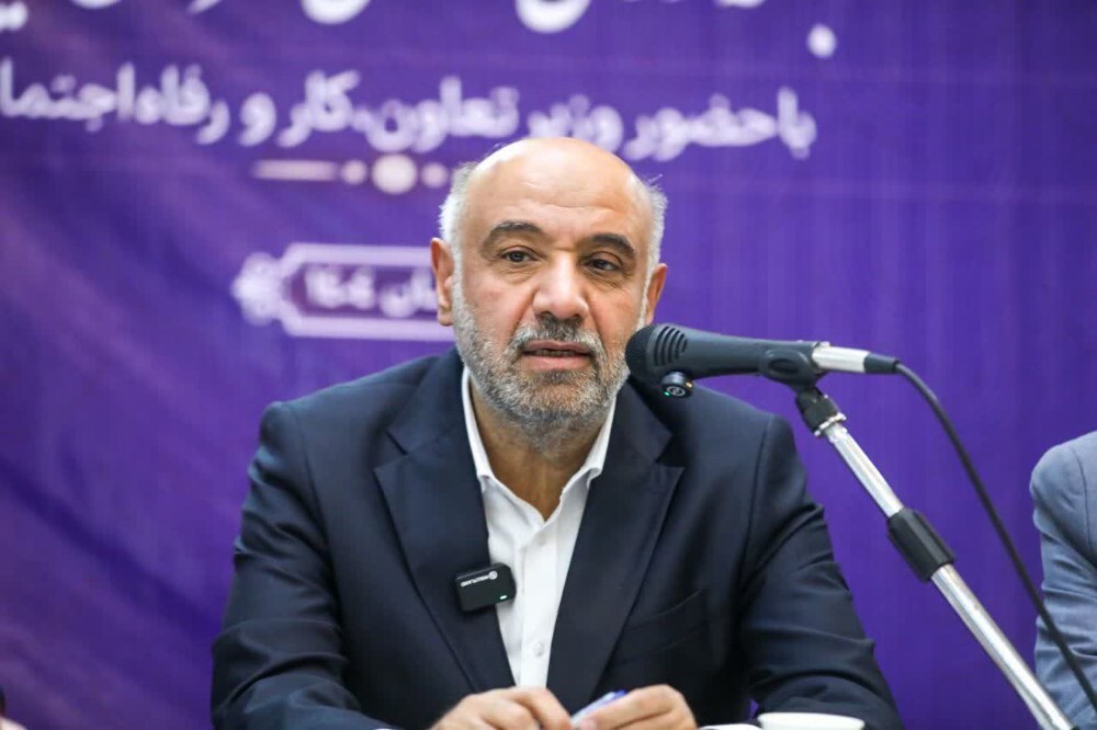 نشست شورای اداری شهرستان خمین با حضور وزیر کار و استاندار مرکزی