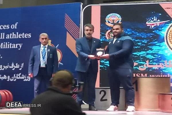 ورزشکار ایرانی قویترین وزنهبردار رقابتهای وزنهبرداری ارتشهای جهان شد+ فیلم ورزشکار ایرانی قویترین وزنهبردار رقابتهای وزنهبرداری ارتشهای جهان شد+ فیلم
