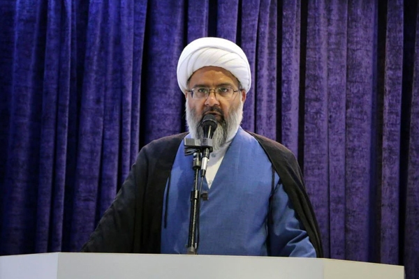 بی‌ارزش‌کردن احکام الهی، جامعه را به‌سوی برهنگی می‌برد