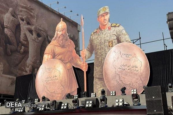 مراسم اختتامیه «در مقابل ایران دوباره زانو میزنید» آغاز شد مراسم اختتامیه «در مقابل ایران دوباره زانو میزنید» آغاز شد