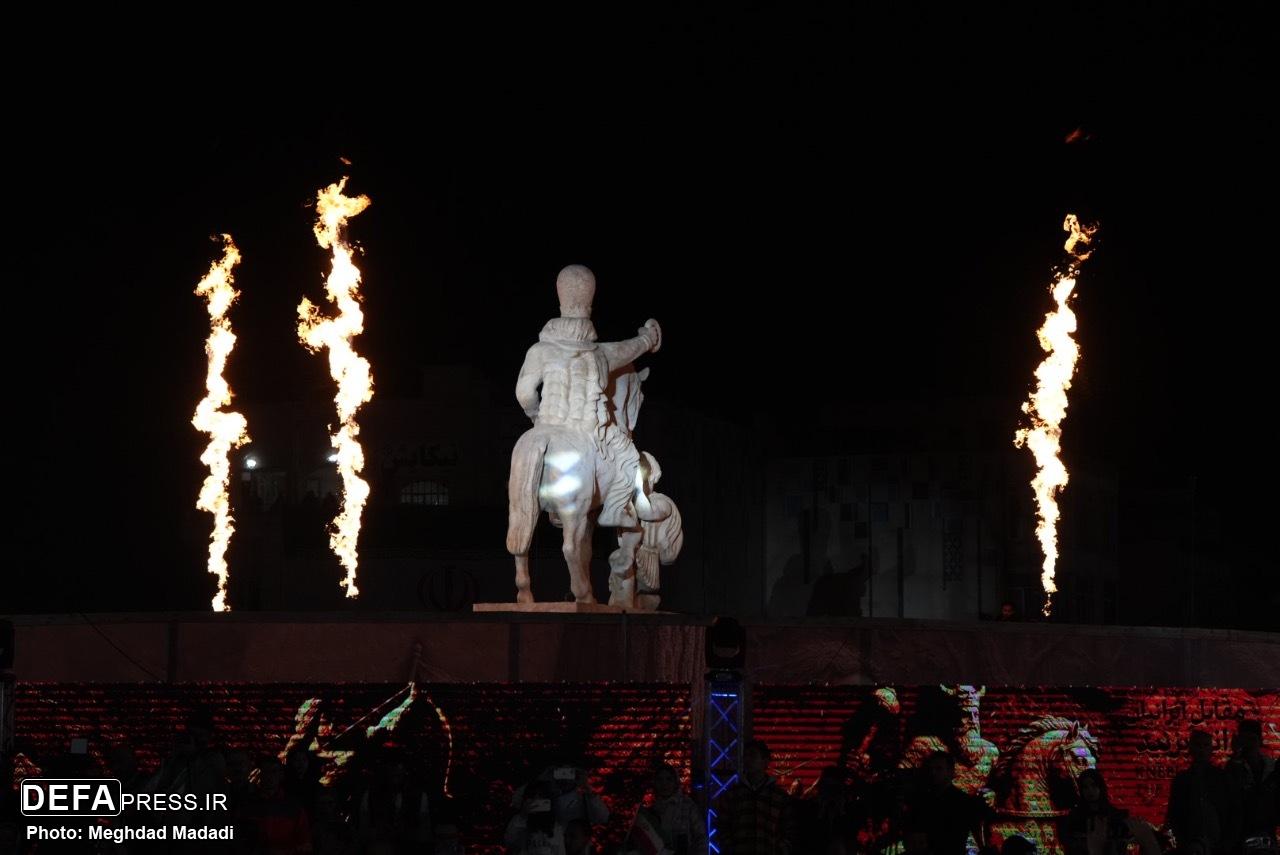 مراسم اختتامیه «در مقابل ایران دوباره زانو میزنید» آغاز شد مراسم اختتامیه «در مقابل ایران دوباره زانو میزنید» آغاز شد