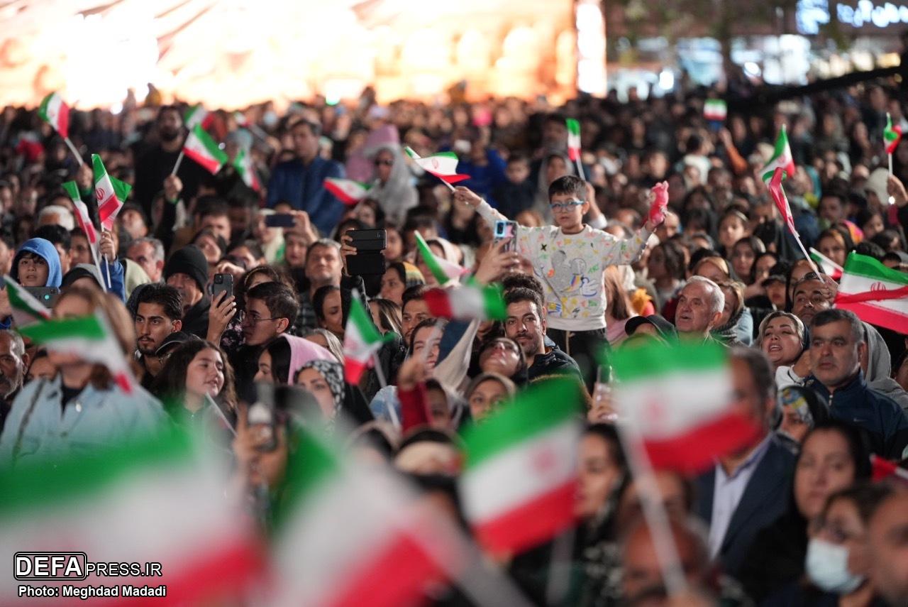 رونمایی از مجسمه شکست والرین؛ «در مقابل ایران دوباره زانو میزنید» رونمایی از مجسمه شکست والرین؛ «در مقابل ایران دوباره زانو میزنید»