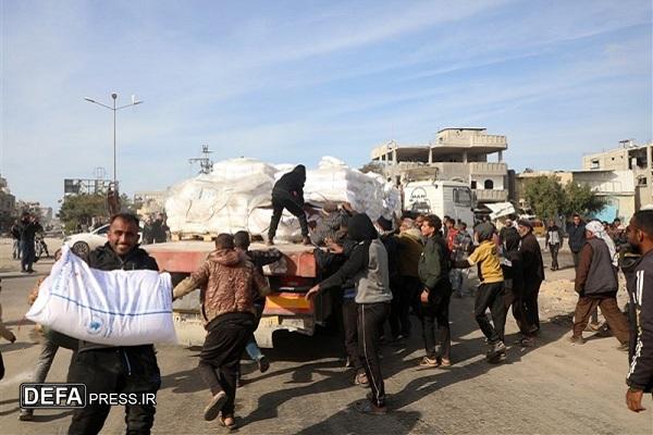 ورود مقدار اندکی از کمکهای بشردوستانه به نوار غزه ورود مقدار اندکی از کمکهای بشردوستانه به نوار غزه