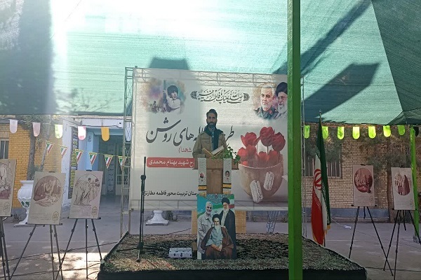 یادواره شهدا در دبیرستان دخترانه  «فاطمه عطارنژاد» کرمان برگزار شد+تصاویر