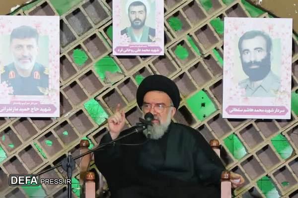 جاده صاف‌کن مذاکره با آمریکا ، خائن به خون شهداست