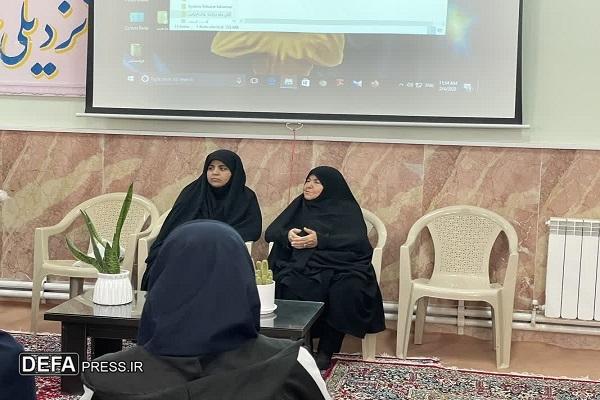 برنامه روایتگری ایثار در هنرستان دخترانه حکمت کرمان برگزار شد+تصاویر برنامه روایتگری ایثار در هنرستان دخترانه حکمت کرمان برگزار شد+تصاویر