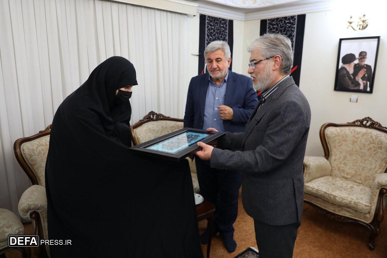 دیدار وزیر علوم با خانواده شهید سردار سلامی دیدار وزیر علوم با خانواده شهید سردار سلامی