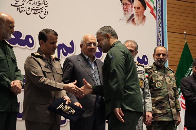 تصاویر/ آئین تکریم و معارفه مدیران کل حفظ آثار و نشر ارزش‌های دفاع مقدس و مقاومت خراسان رضوی