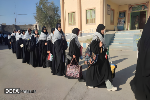 اعزام دانش آموزان دختر لندهای به مناطق عملیاتی جنوب کشور اعزام دانش آموزان دختر لندهای به مناطق عملیاتی جنوب کشور