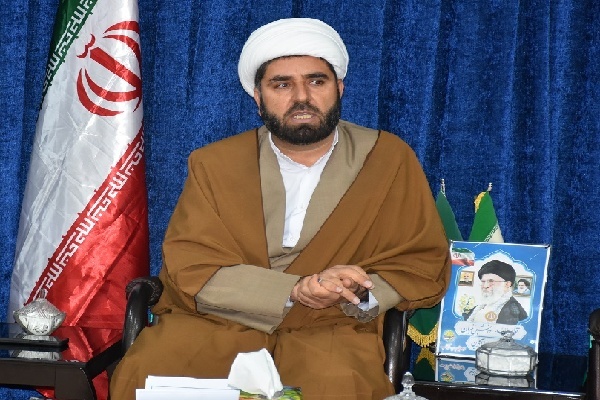 پویش ملی «پرچم افتخار» با حضور پرشور دانش‌آموزان و کودکان کامیارانی برگزار شد