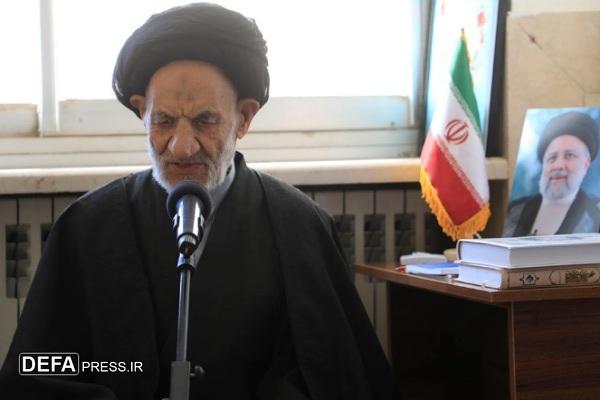 تربیت صحیح نسل جوان جهاد در برابر آفتهای فکری و اخلاقی است تربیت صحیح نسل جوان جهاد در برابر آفتهای فکری و اخلاقی است