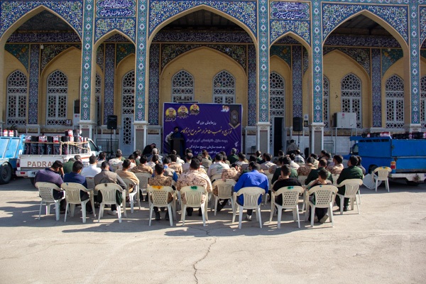 تصاویر/نصب ۵۰ هزار متر ایزوگام رایگان در یزد