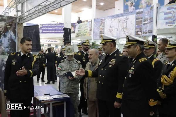 بازدید فرمانده نیروی دریایی ارتش از نمایشگاه هیئت معارف جنگ شهید «صیاد شیرازی»+ تصاویر
