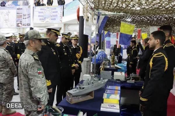 بازدید فرمانده نیروی دریایی ارتش از نمایشگاه هیئت معارف جنگ شهید «صیاد شیرازی»+ تصاویر