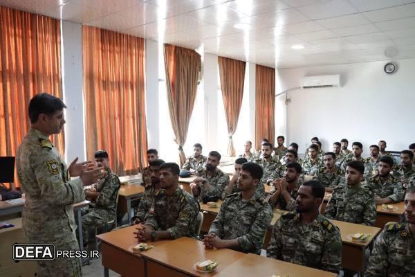 بازدید دانشجویان دانشگاه امام حسین (ع) از دانشگاه علوم دریایی امام خمینی+ تصاویر