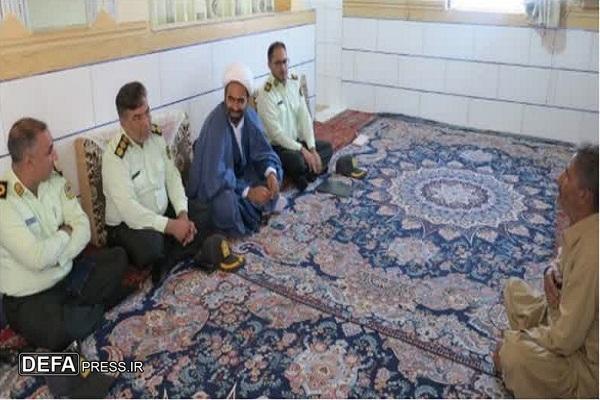 دیدار فرمانده انتظامی ریگان با خانواده شهیدان «بادپا و بهادری»