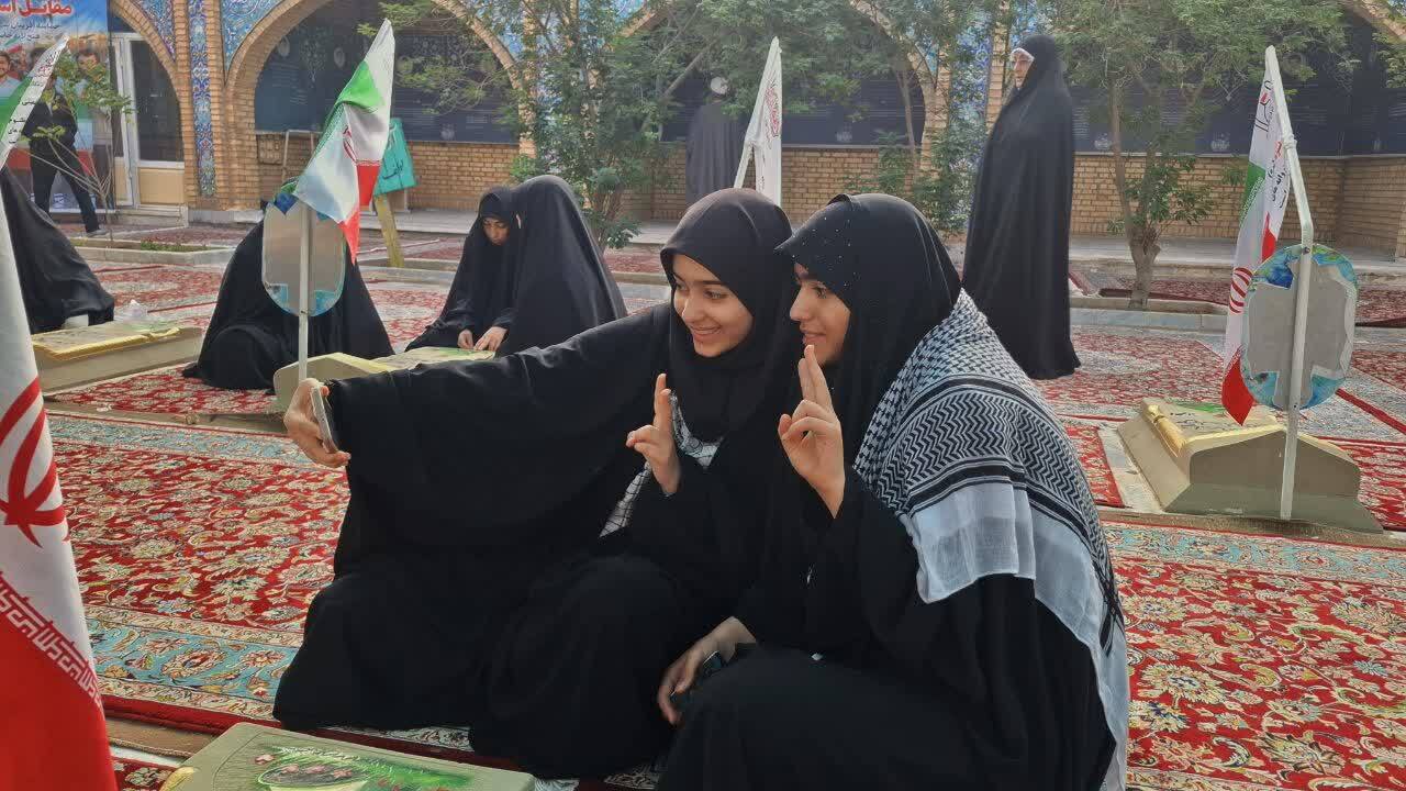 تصاویر/ حال خوب دختران دانش آموز زائر راهیان نور