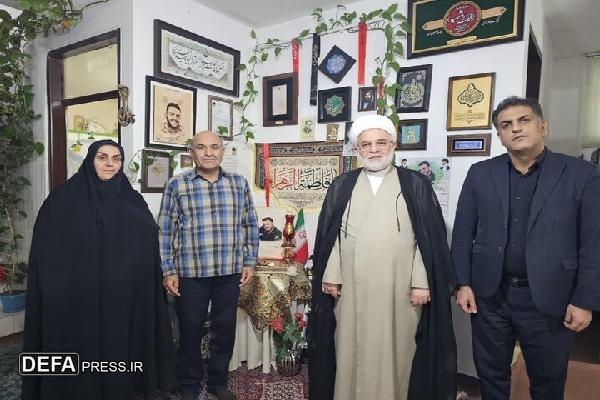 نماینده ولی‌فقیه در کردستان با خانواده شهید غلامرضا بامدی دیدار کرد