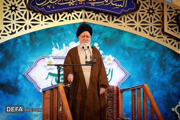 دشمن به دنبال ایجاد گسست بین خودباوری و خداباوری در نسل جوان است