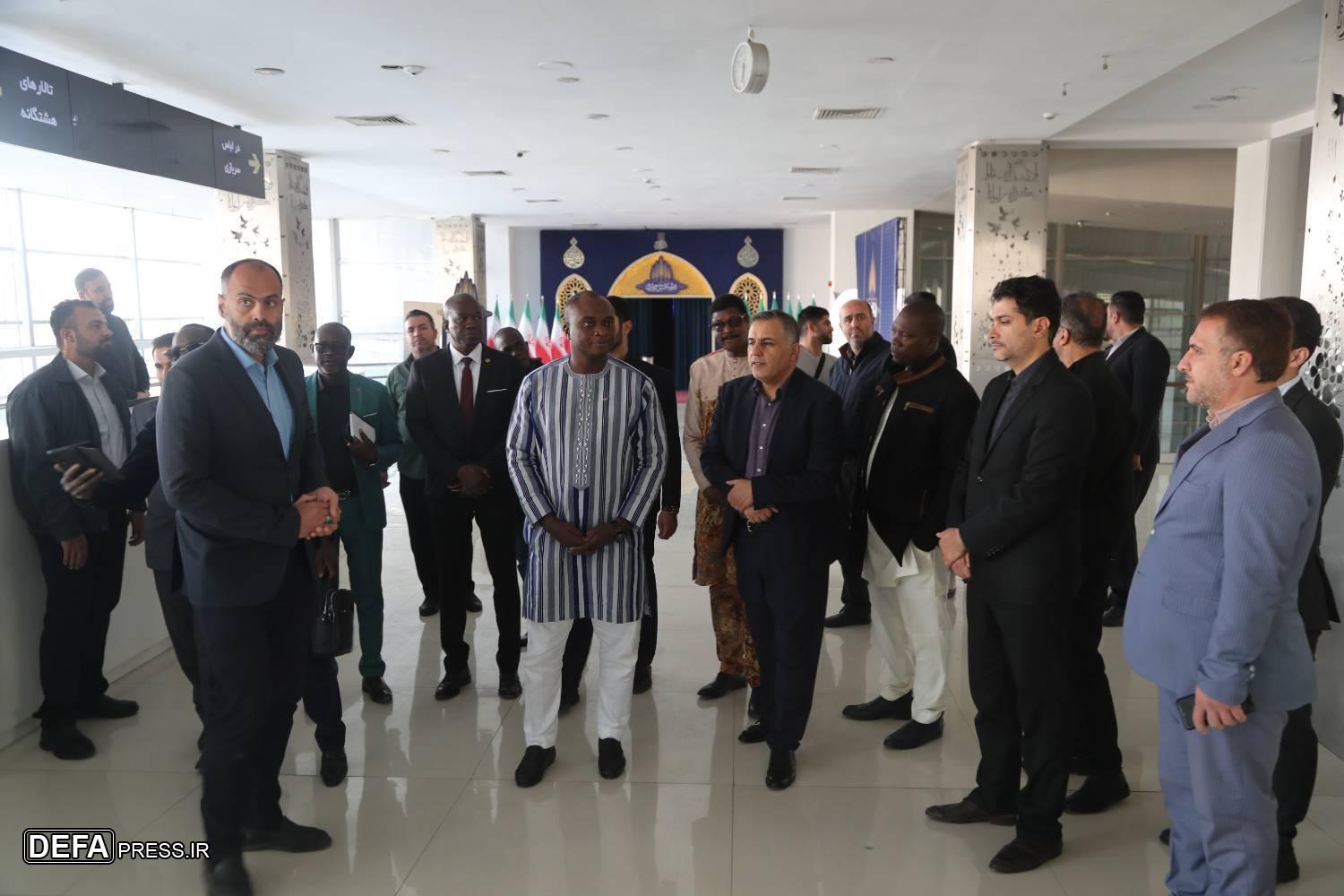 بازدید وزیر امنیت کشور بورکینافاسو از موزه ملی انقلاب اسلامی و دفاع مقدس