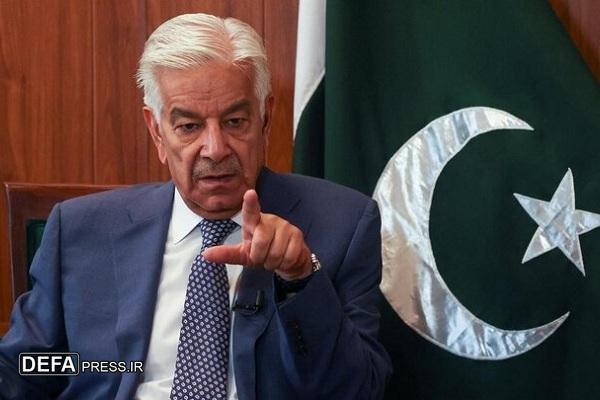 وزیر دفاع پاکستان: در «در حالت جنگ» قرار داریم/ طالبان افغانستان را مسئول می‌دانیم