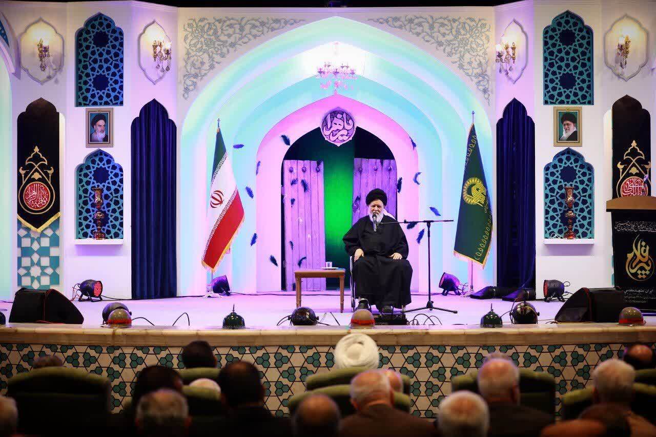 آیت‌الله علم‌الهدی: پیرغلام، زیباترین عنوان برای دلداده سیدالشهدا (ع) است