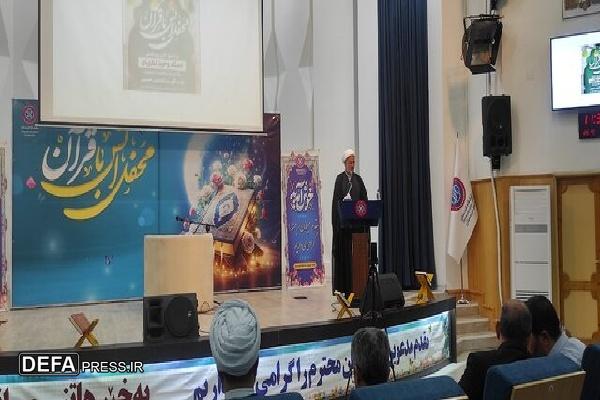 قرآن را باید بیش از یک کتاب دانست و به‌عنوان یک موجود زنده در زندگی جاری شود