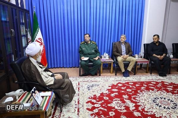 لزوم تقویت روحیه مجاهدت، ایستادگی و مقاومت در جامعه