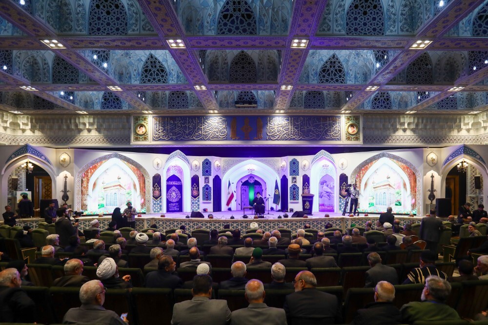 تصاویر/ افتتاحیه همایش پیرغلامان اهل بیت علیهم‌السلام در حرم مطهر رضوی