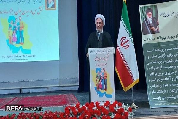 جمعیت مانع جدی در برابر دشمنان است و باید این جمعیت با آگاهی، انسجام، مدیریت صحیح و امید به آینده همراه باشد.