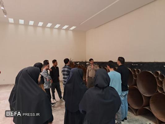 بازدید دانشجویان دانشکده تاریخ دانشگاه یزد از موزه دفاع مقدس+ تصاویر