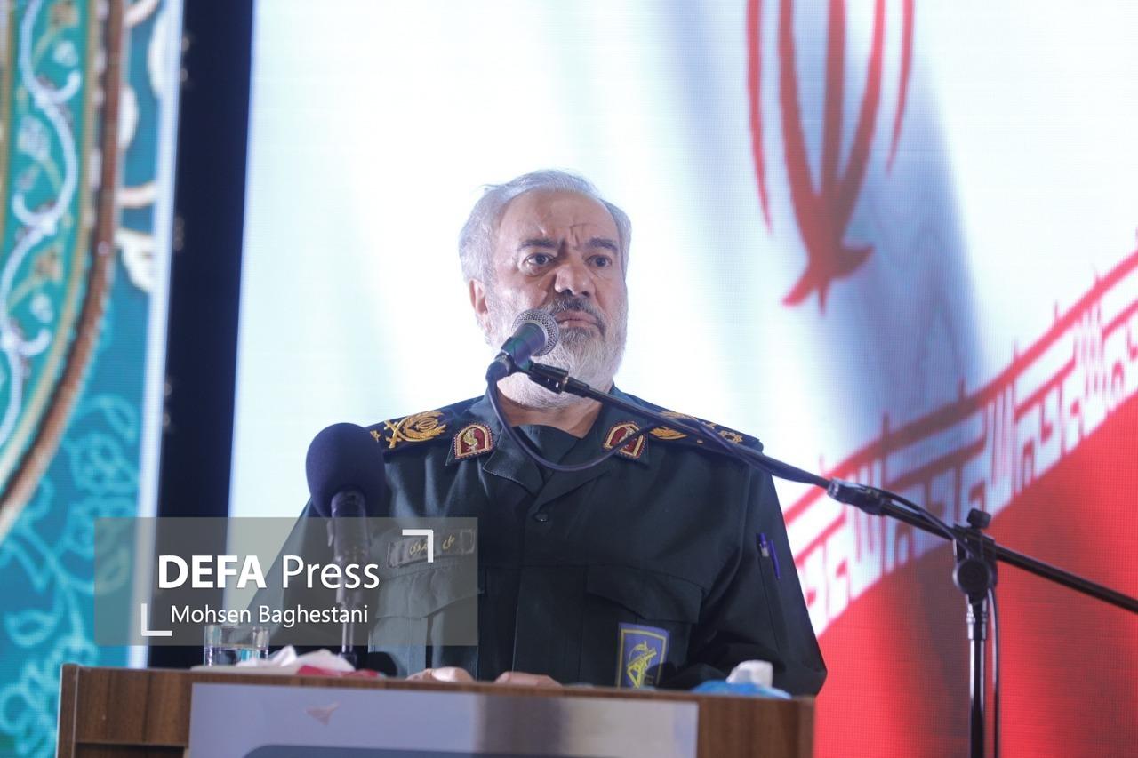 دریادار فدوی: حکومت اسلامی بر همه جهان گسترده خواهد شد/ امروز جنایات استکبار بر همه مشهود شده است/ در جنگ ۱۲ روزه همه کشورهای صاحبنام جهان ضد ایران صف آرایی کردند دریادار فدوی: حکومت اسلامی بر همه جهان گسترده خواهد شد/ امروز جنایات استکبار بر همه مشهود شده است/ در جنگ ۱۲ روزه همه کشورهای صاحبنام جهان ضد ایران صف آرایی کردند